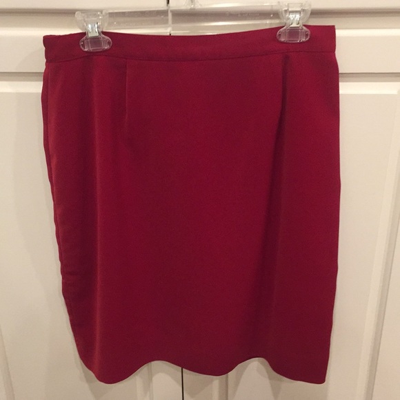 Blazer & skirt suit - Picture 2 of 4